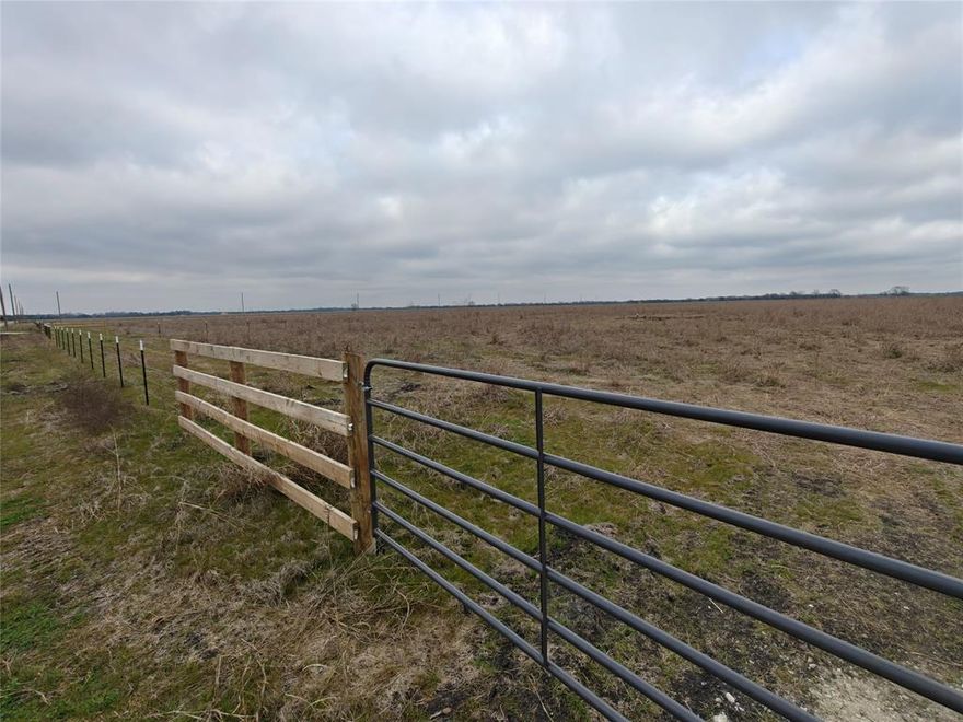 Beautiful 6 acre property located in Kerens, Texas, NO HOA, with minimal restrictions and excellent potential offering space, flexibility, and essential improvements already in place. The land is fully fenced and features electricity available at the street, making future development convenient and accessible. A brand new water well installed in 2025 adds immediate value and usability. This tract provides an open canvas with plenty of room for a variety of building plans, outdoor improvements, or long term investment potential. The acreage allows for privacy and efficient layout while remaining easily accessible. Conveniently positioned with access to surrounding areas, this property combines open land with practical infrastructure, making it an excellent opportunity for those looking to secure acreage ready for next steps.