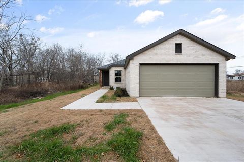 A home in Corsicana