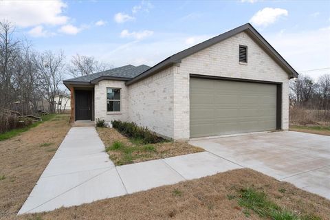 A home in Corsicana