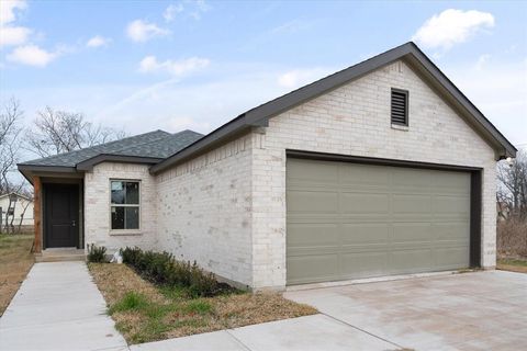 A home in Corsicana