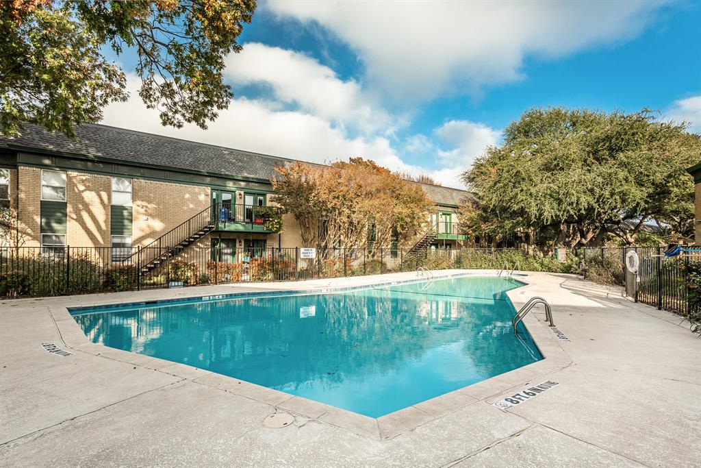 UNIVERSITY PLACE CONDOMINIUM - Residential