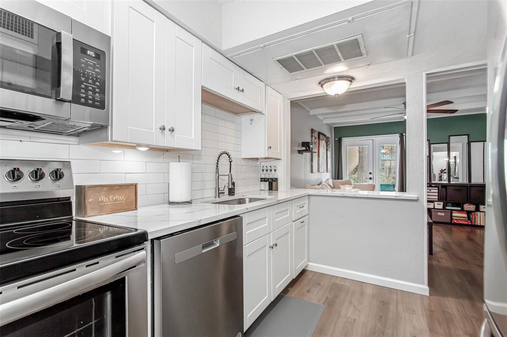 UNIVERSITY PLACE CONDOMINIUM - Residential