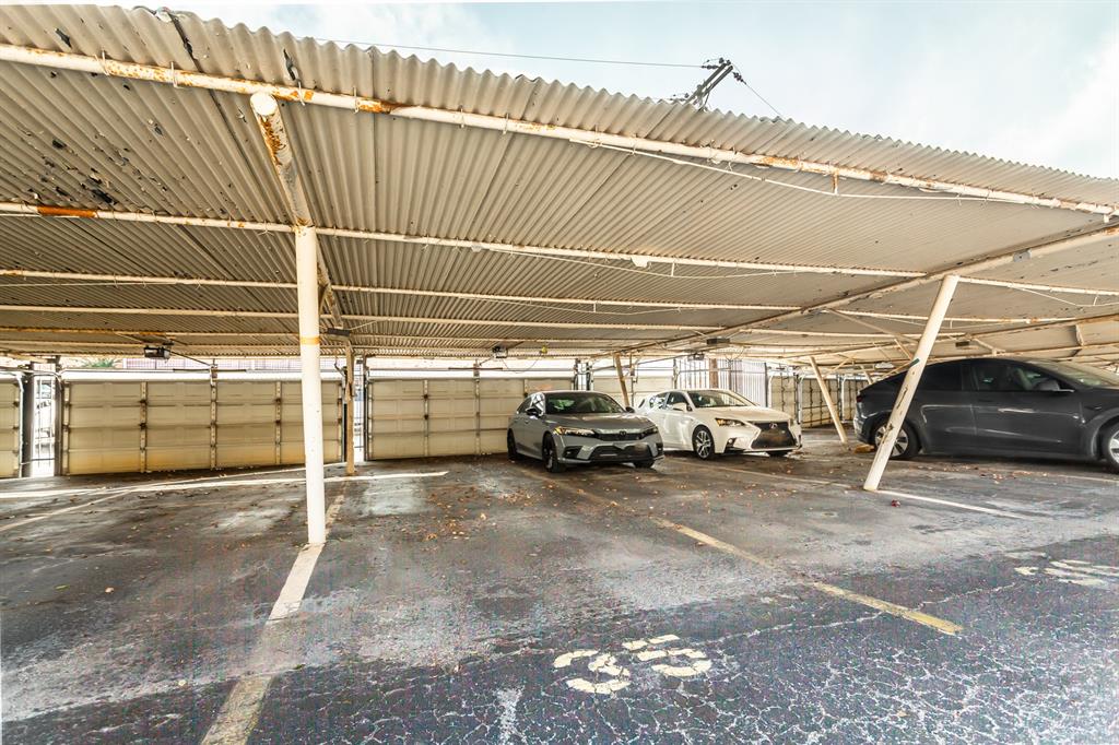 UNIVERSITY PLACE CONDOMINIUM - Residential