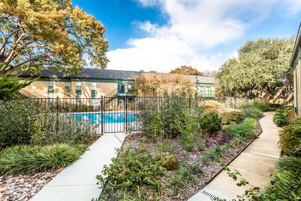 UNIVERSITY PLACE CONDOMINIUM - Residential