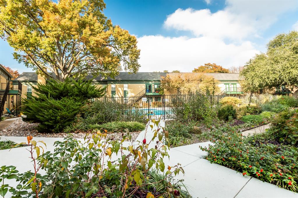 UNIVERSITY PLACE CONDOMINIUM - Residential