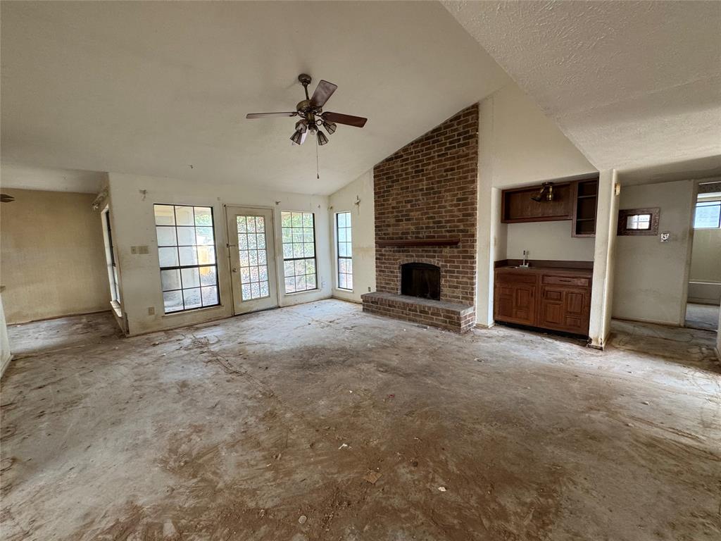 1325 Crestview Drive
