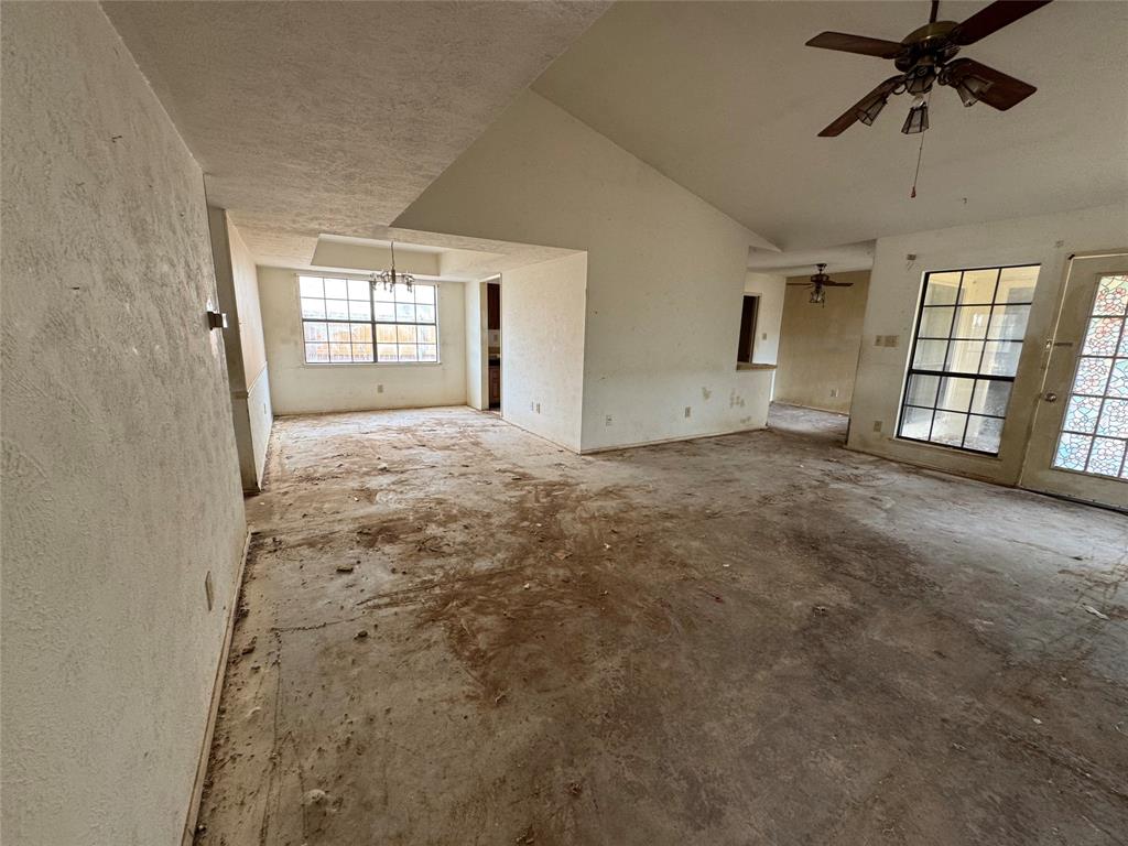 1325 Crestview Drive