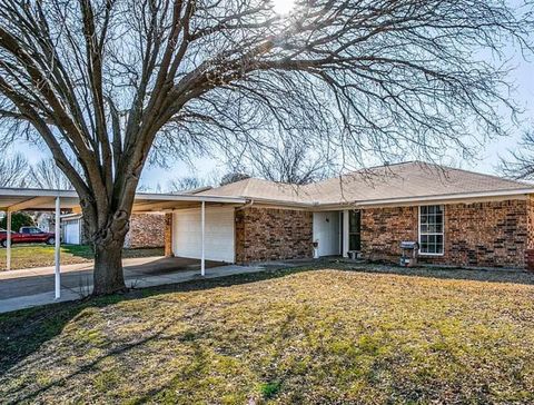 1213 Dennis Drive Saginaw TX 76179