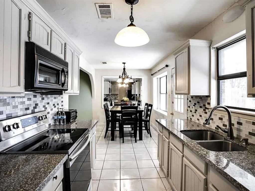 1213 Dennis Drive