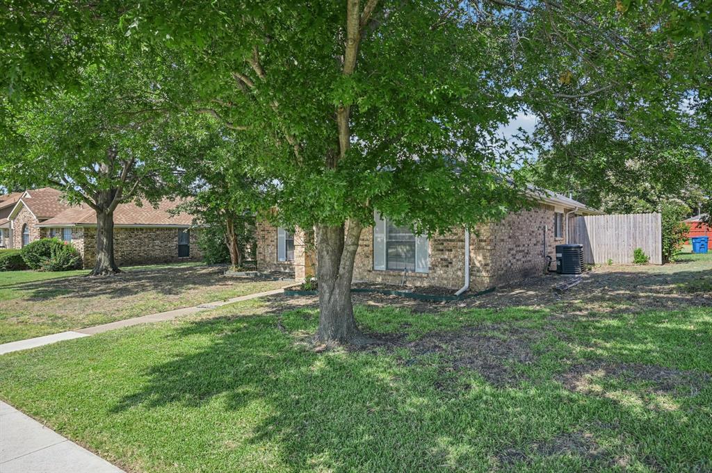 3905 Furneaux Lane
