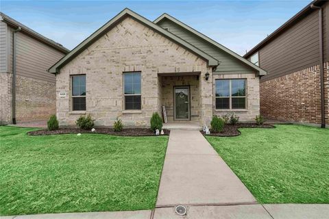 Photo of 5225 Heritage Street, Haltom City, TX 76117 (MLS # 21240337)