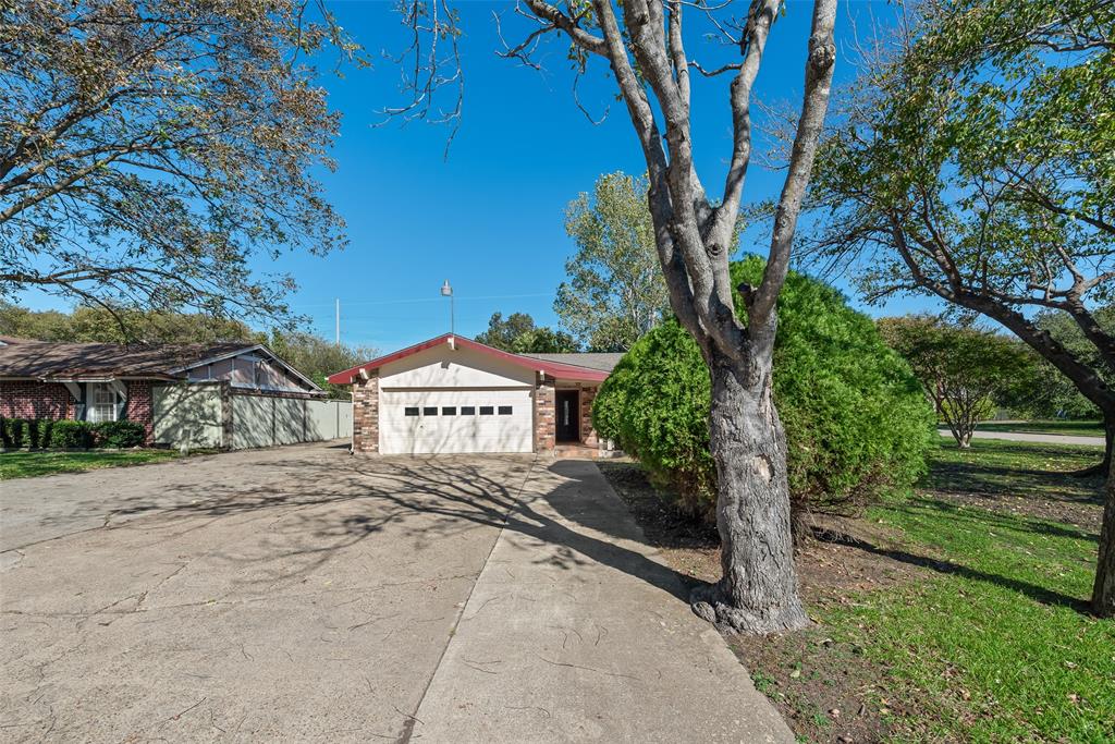 703 Rolling Ridge Lane