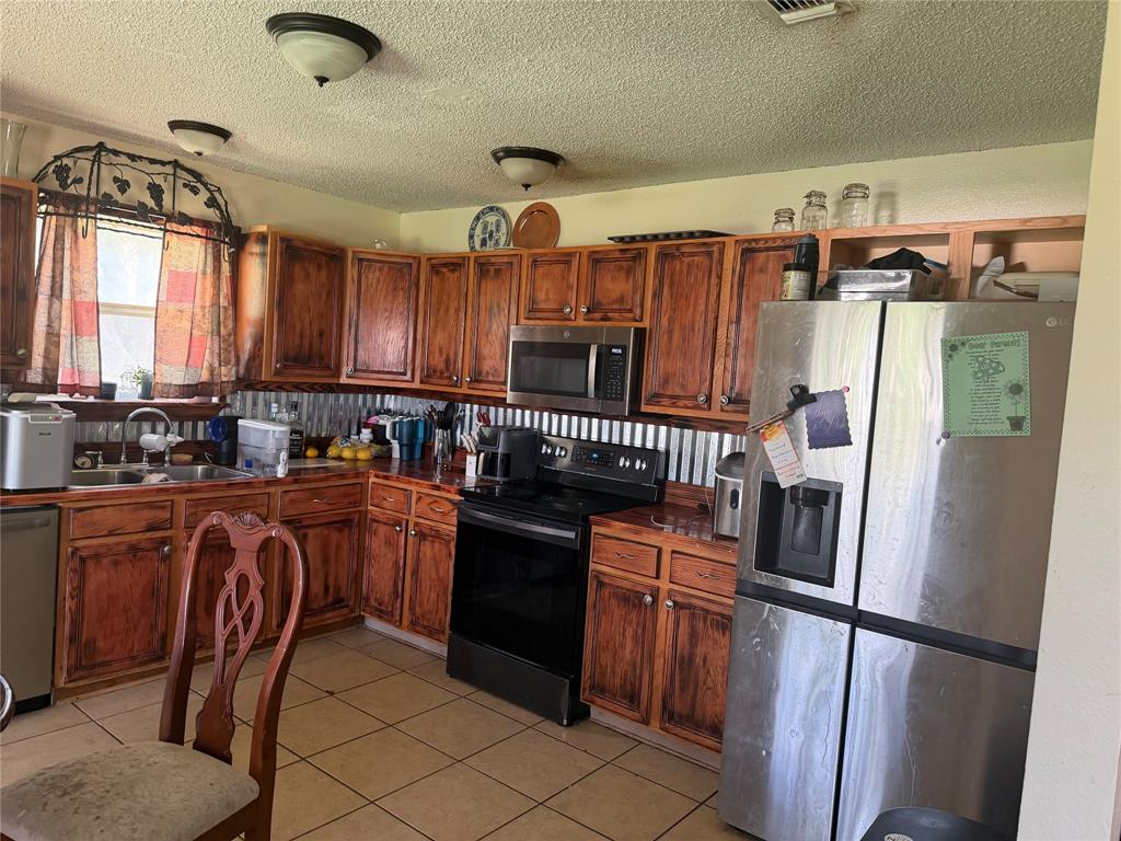 Photo of 625 Linda Court, Joshua, TX 76058 (MLS # 21350205)