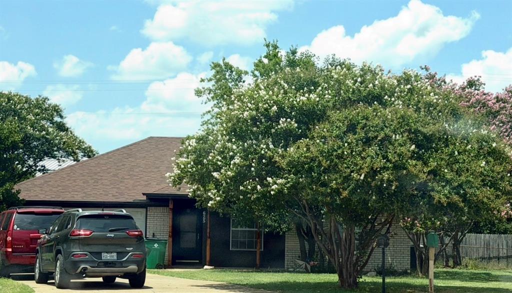 Photo of 625 Linda Court, Joshua, TX 76058 (MLS # 21350205)