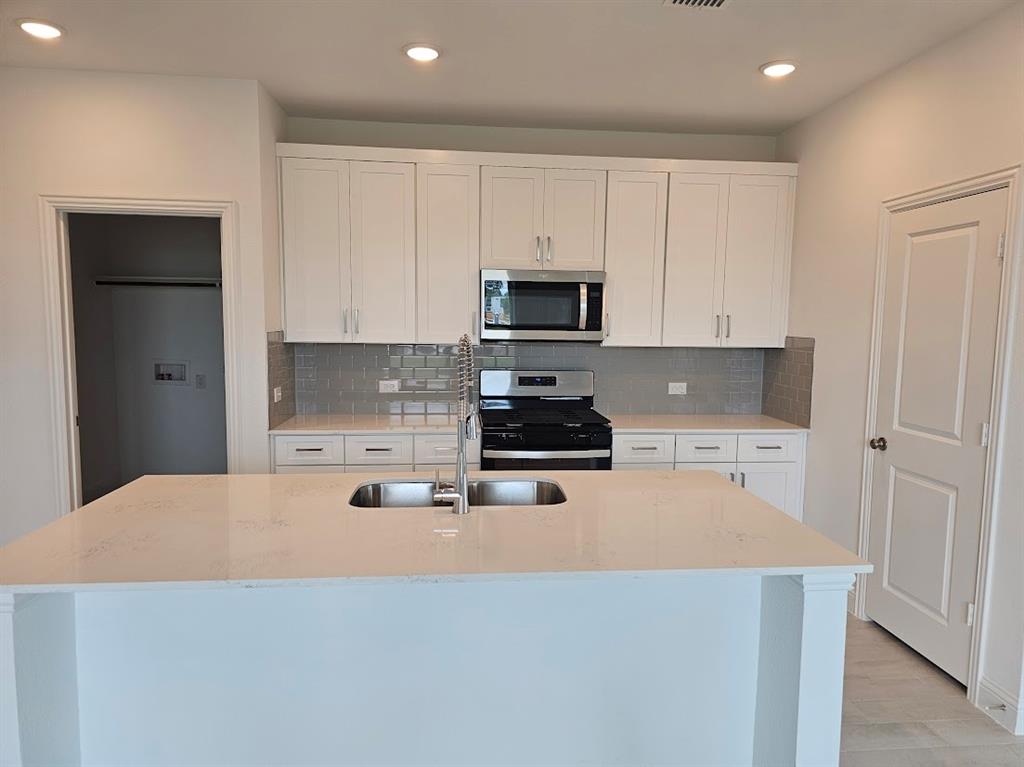 Venetian At Weston Phase 2 - Residential Lease