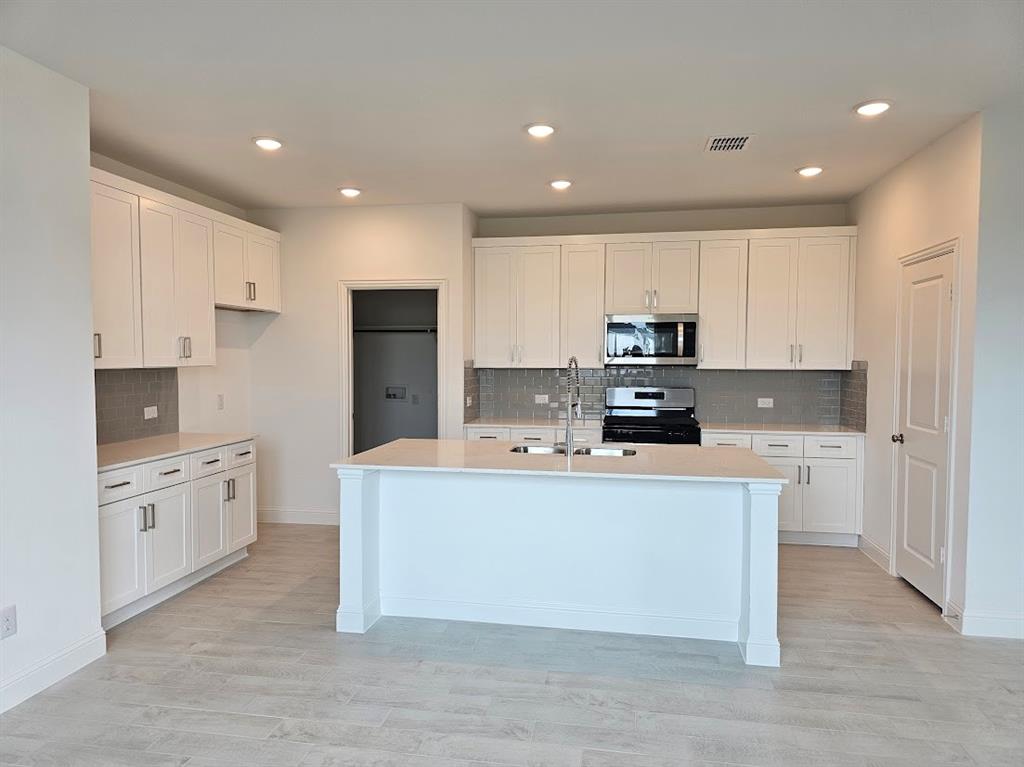 Venetian At Weston Phase 2 - Residential Lease