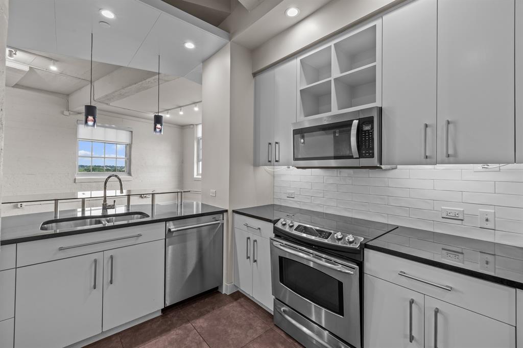 One Montgomery Plaza Residence Condo - Residential