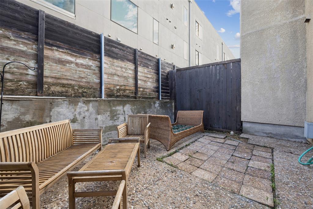 Cole Ave Condo 3919 - Residential