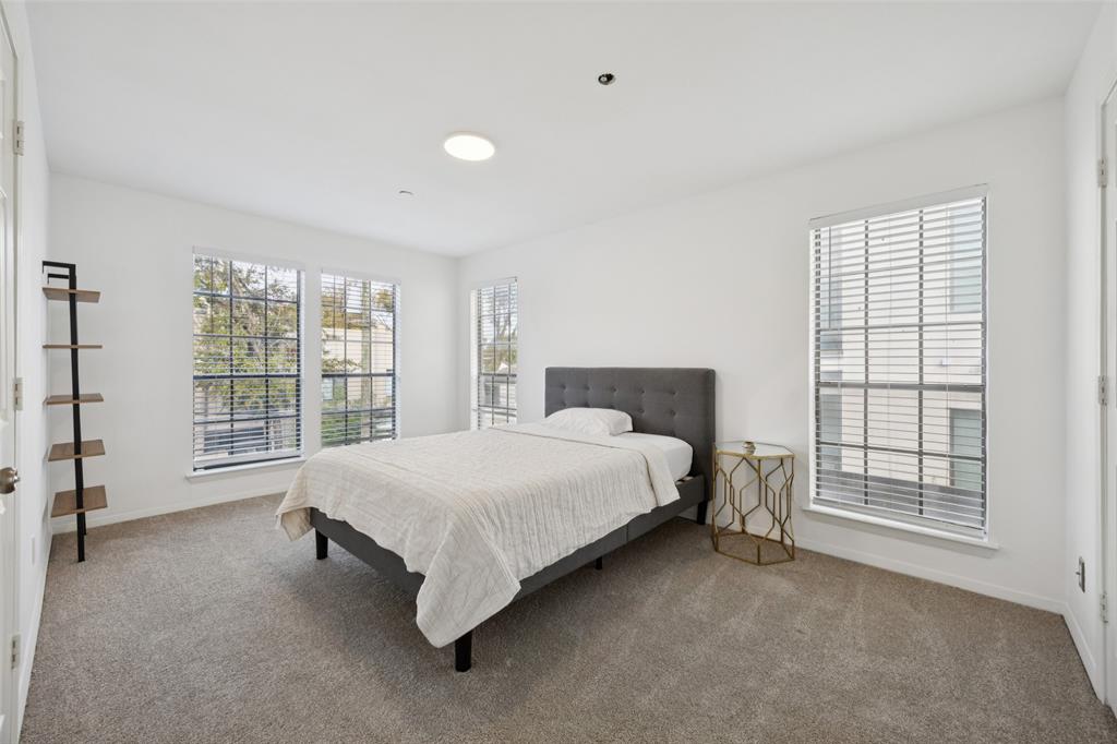 Cole Ave Condo 3919 - Residential