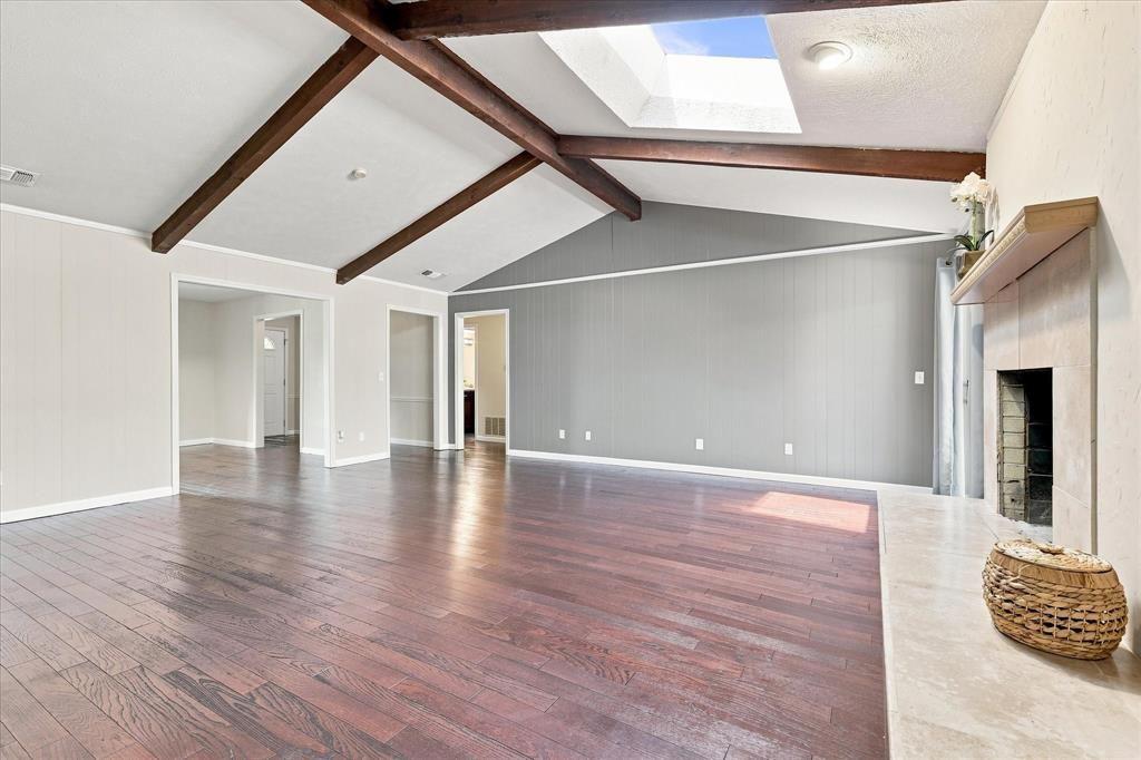 2525 Eucalyptus Drive