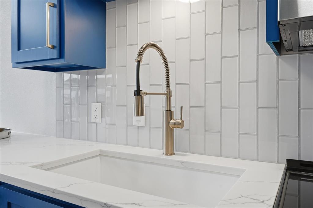 3007 Upcreek Alley 6