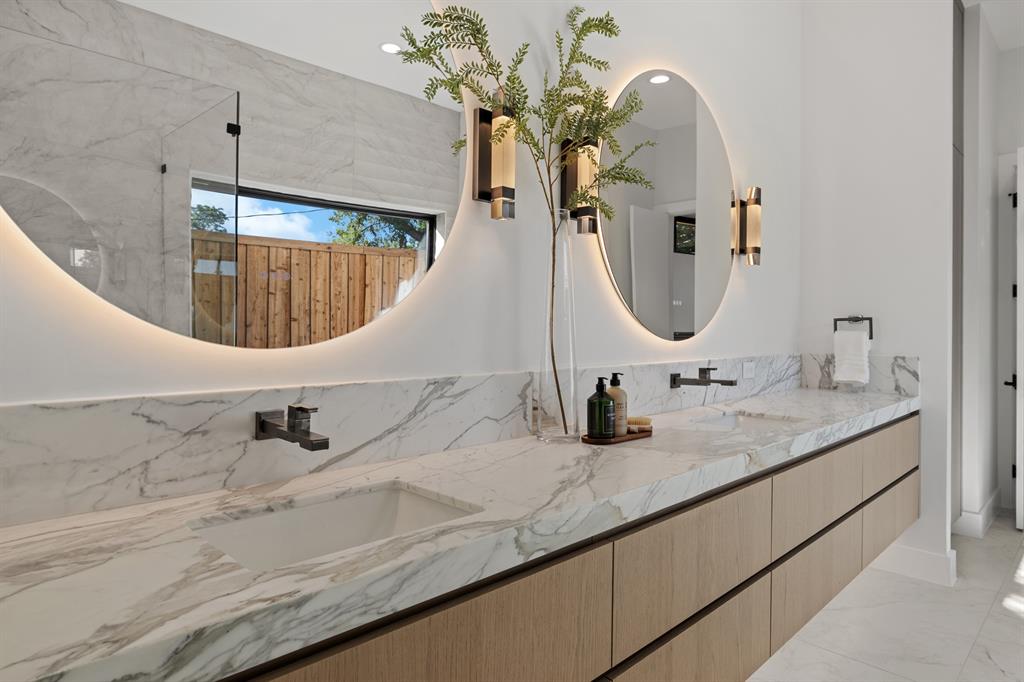 WILSHIRE HEIGHTS - Residential