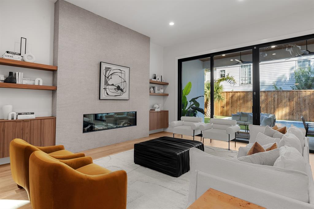 WILSHIRE HEIGHTS - Residential