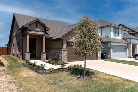 Photo of 572 Ruthye Lane, Pilot Point, TX 76258 (MLS # 21197028)