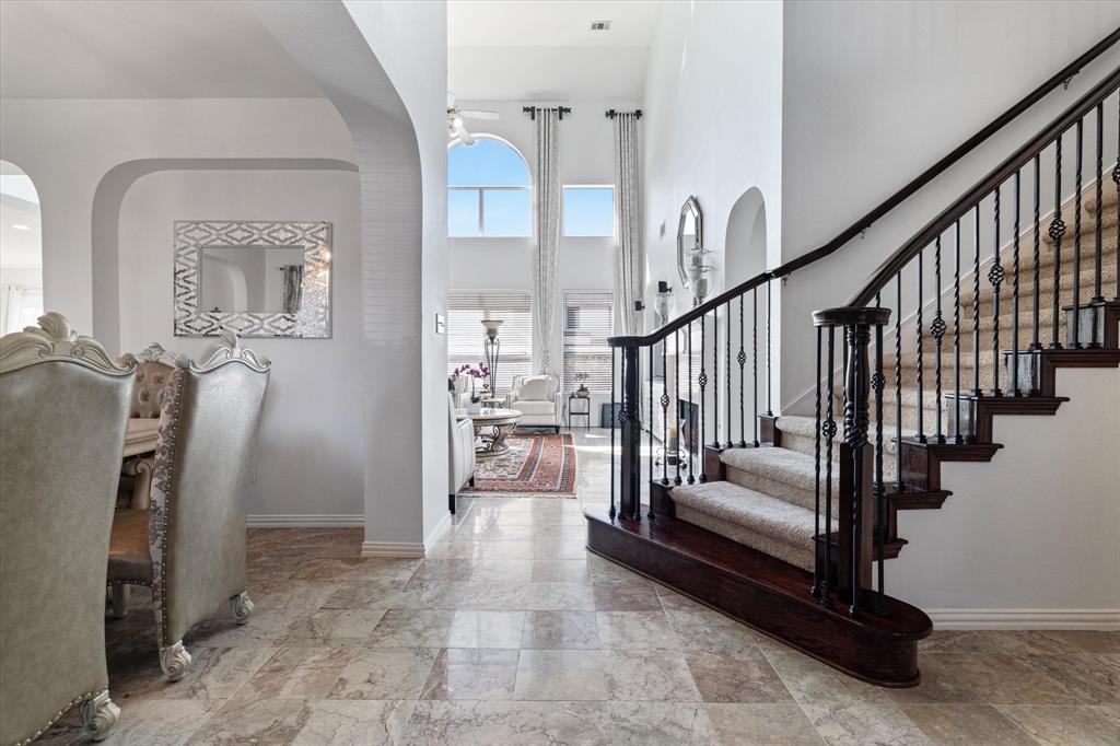 1233 Apache Lake Drive
