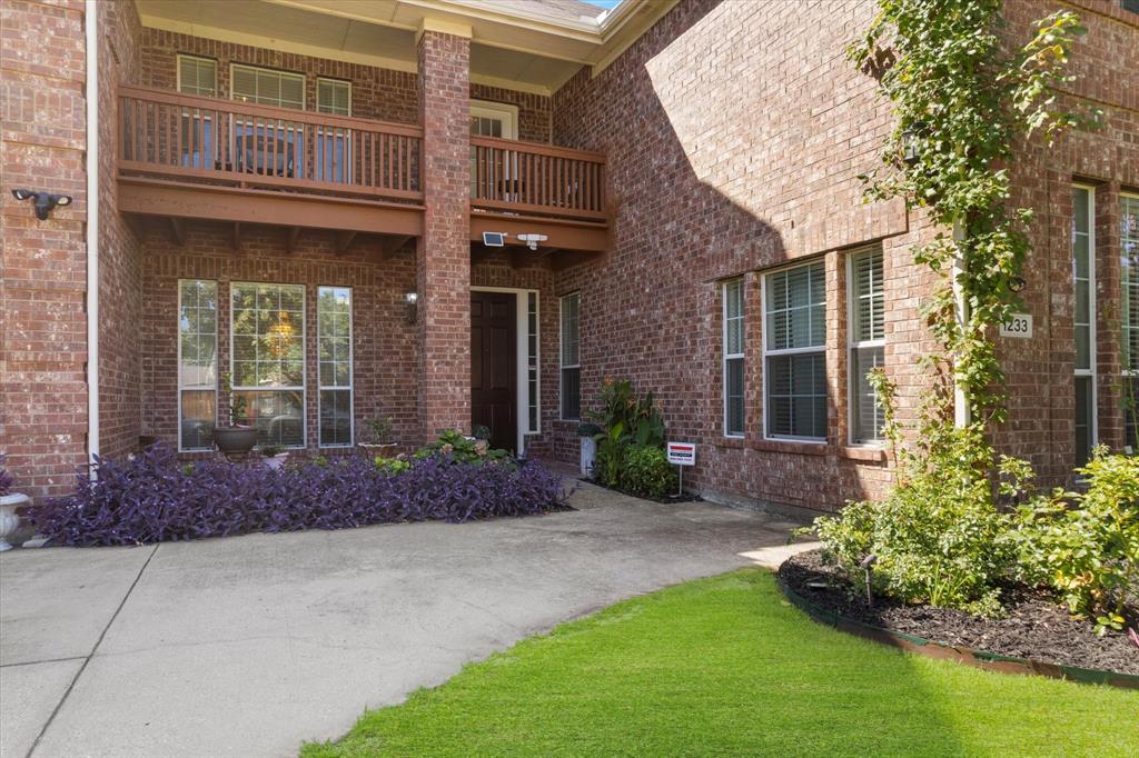 1233 Apache Lake Drive