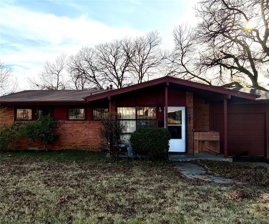 Mid-Century Ranch Style Home on Corner Lot!!!

Built in 1955, this 3-bedroom, 1.5-bath residence is situated on a corner lot and offers a solid layout ready for personalization. The home features central HVAC, reach-in closets in all bedrooms, and a primary bedroom with two closets.

The cozy eat-in kitchen includes a spacious pantry, providing functional storage and flexibility. The property requires updating and repairs, presenting an opportunity for a buyer to renovate and customize according to their preferences.

This home offers potential for restoration or modernization while maintaining its character. The seller is motivated.  Cash or Conventional financing only.  Buyers verify all property information and school