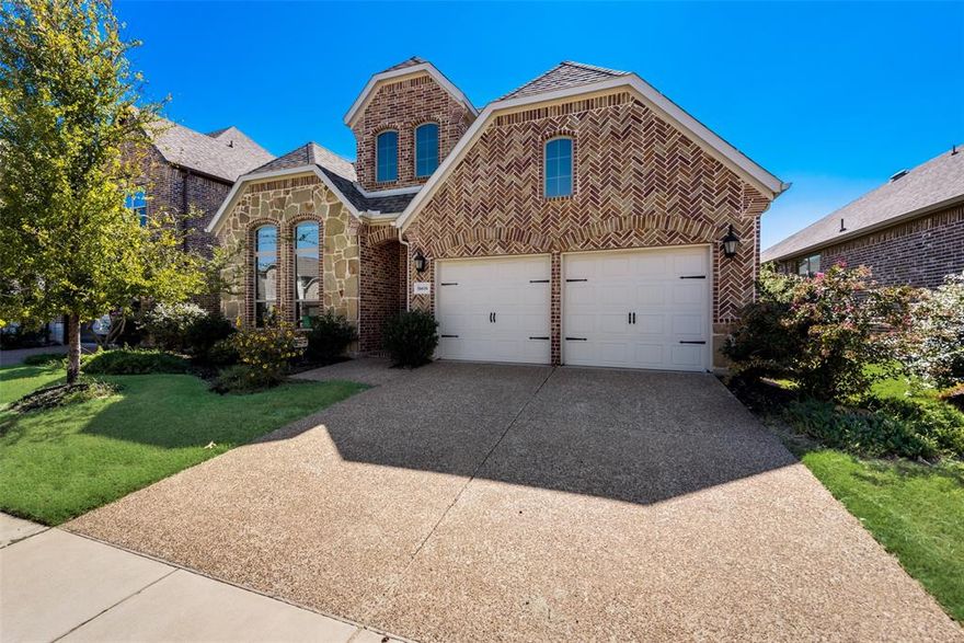 A beautiful spacious one story house in the prestigious Prosper ISD. Upgraded 2252 sqf house built in 2016 features 3
Information Deemed Reliable, but not Guaranteed. Copyright: 2022 NTREIS.
Description: bedrooms, office that can be used as 4th bedroom and 2.5 baths, formal dining room and a large living room with a
cozy fireplace. Gourmet kitchen with large island, custom cabinets, gas cooking, venting system, granite countertops,
pantry and stainless steel appliances. Vaulted ceiling, designer finishes, and blinds throughout. Master ensuite with
dual vanities, jetted tub and separate shower. Split bedrooms with 2 large bedrooms and a second full bathroom.
Covered patio and a fenced yard. Community offers pools, club house, playgrounds, parks and trails. Easy access to I-
380 and DNT. Pets are allowed on case by case basis.