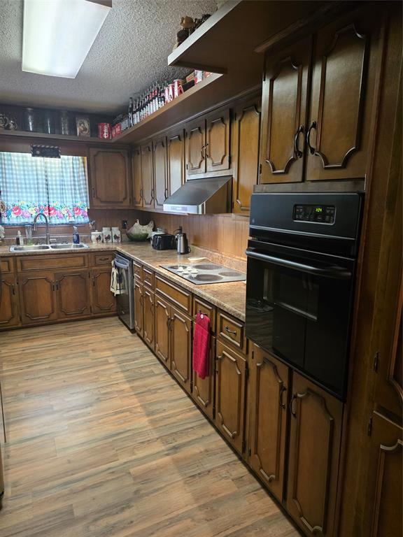 882 Farm Road 1537