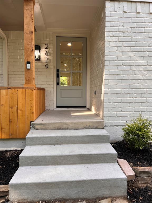 2629 W Prairie Creek Drive