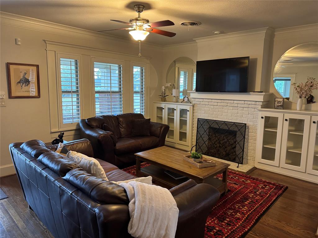 4608 Birchman Avenue