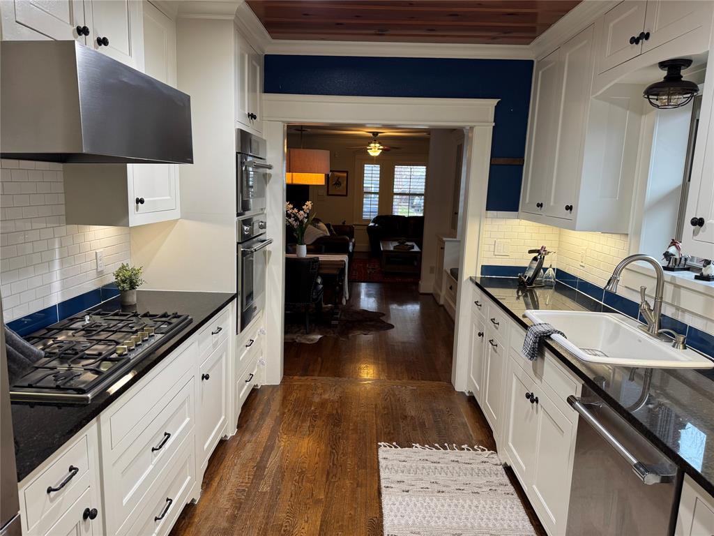 4608 Birchman Avenue