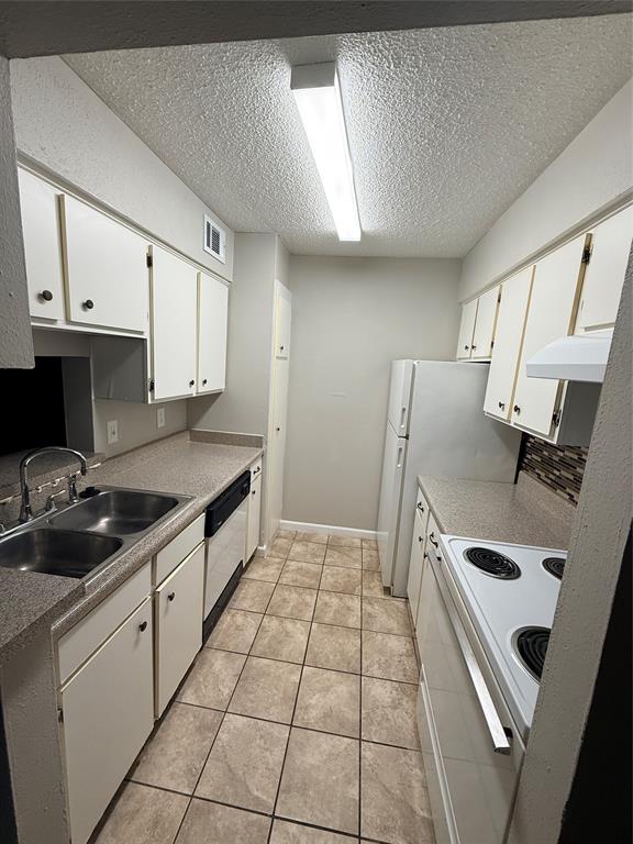 Louis White 01 - Residential Lease