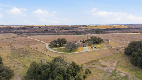 416 N Highway 590 Comanche TX 76442