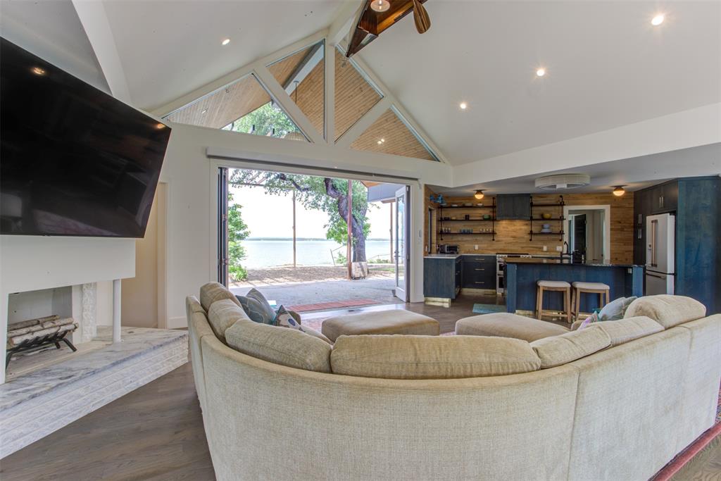9007 Dickson Road