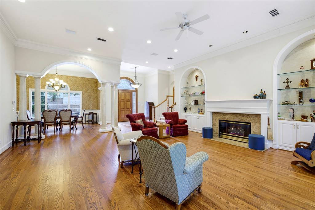 7012 Saucon Valley Drive