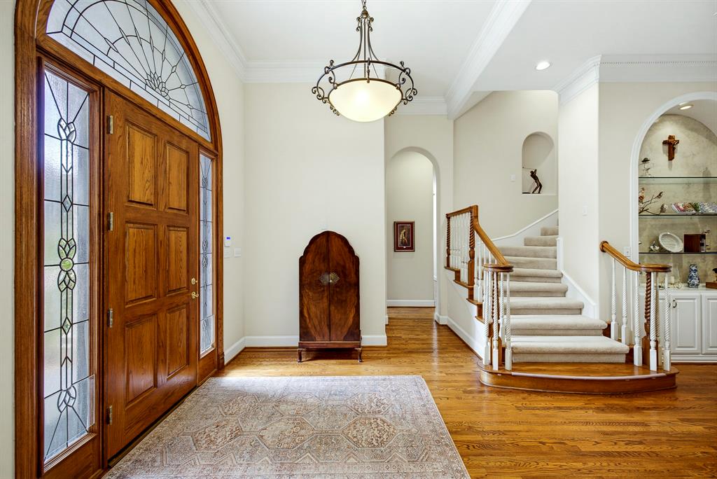 7012 Saucon Valley Drive
