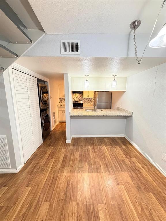 Park Lane Twnhms Ph 02 - Residential Lease