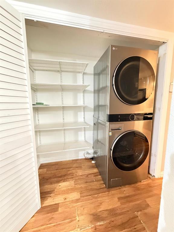 Park Lane Twnhms Ph 02 - Residential Lease