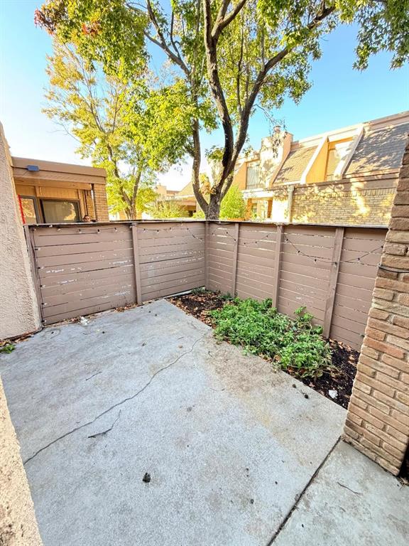 Park Lane Twnhms Ph 02 - Residential Lease