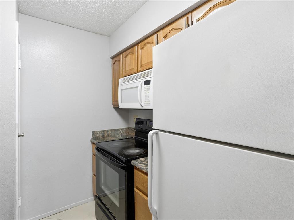 River Oaks Condos - Residential