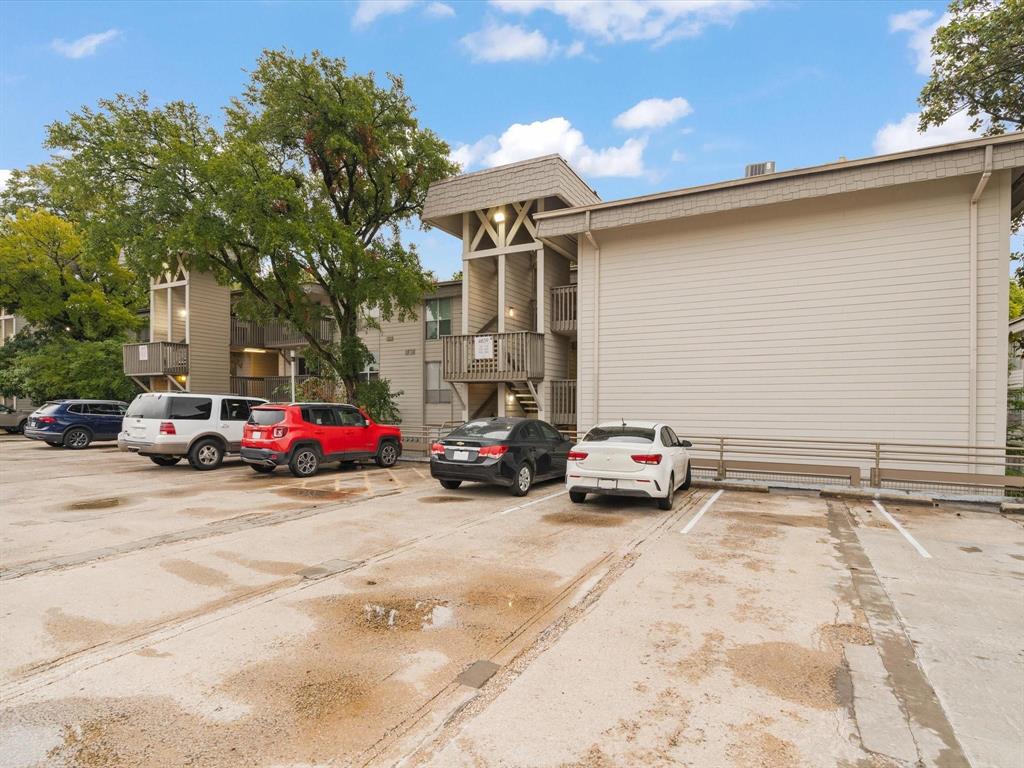 River Oaks Condos - Residential