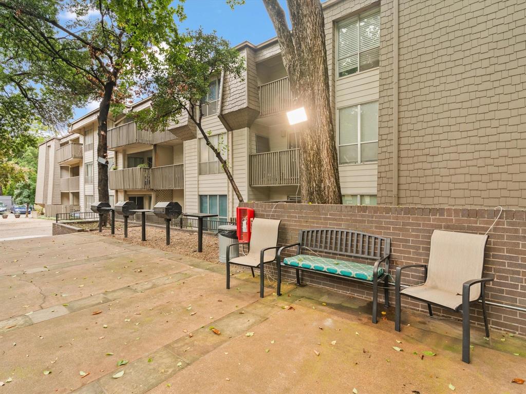 River Oaks Condos - Residential