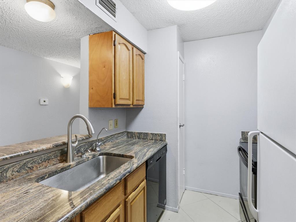 River Oaks Condos - Residential