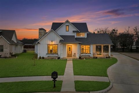 Photo of 108 Dove Meadow Lane, Glen Rose, TX 76043 (MLS # 21139097)