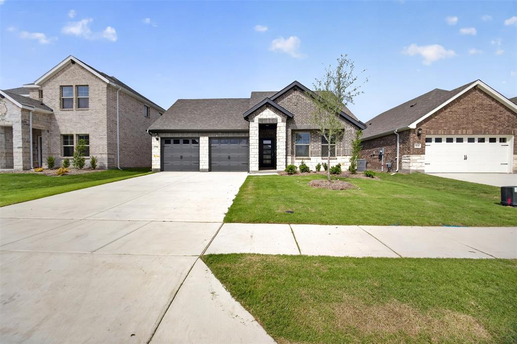 2700 Grand Canyon Street